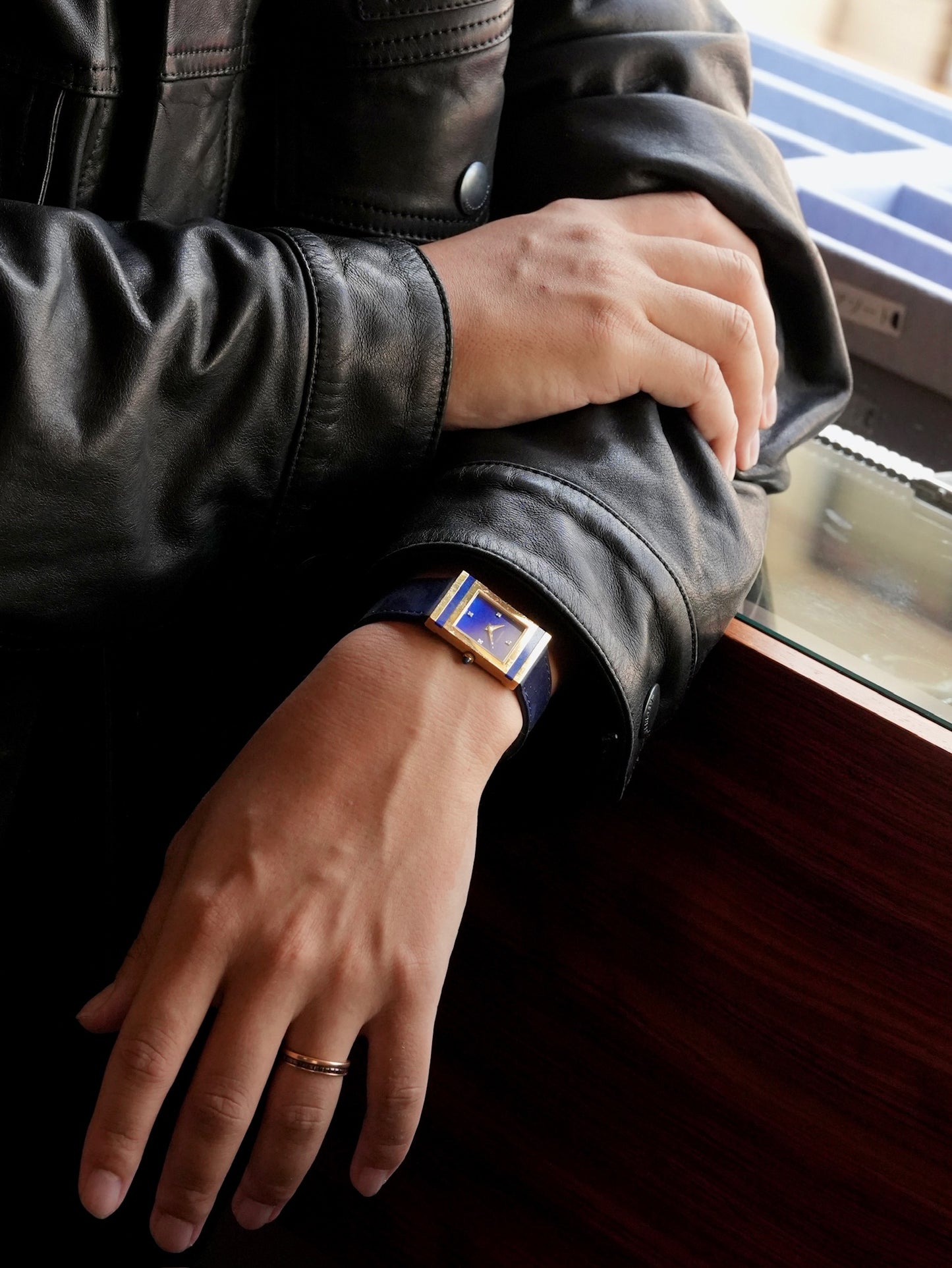 Harry Winston Lapis dial with 4P Diamond index 18K case