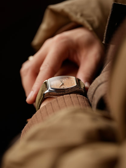 GIRARD PERREGAUX Richeville / Salmon dial