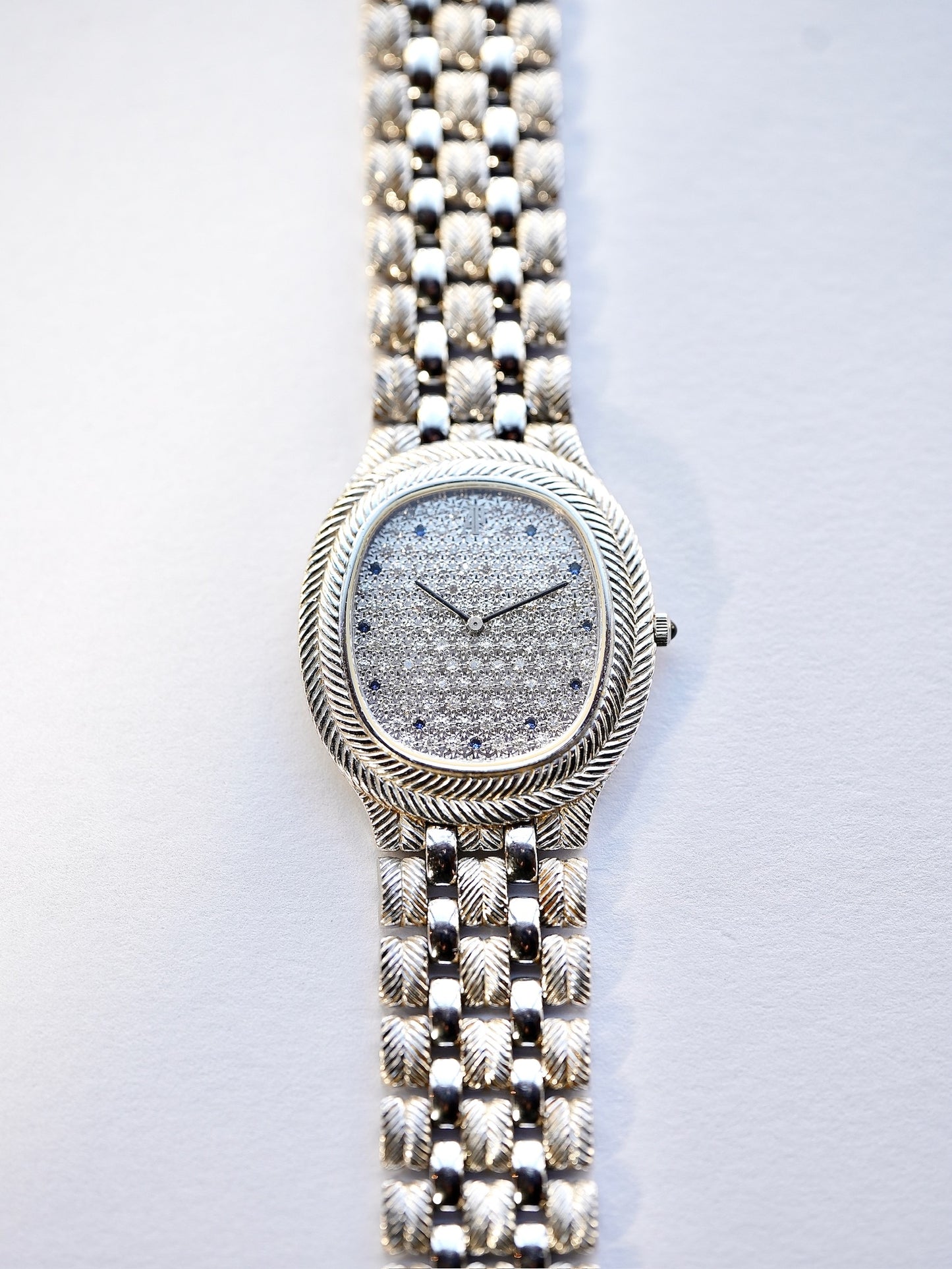Audemars Piguet 90s / 18WG / Factory diamonds and sapphire