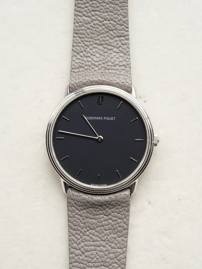 Audemars Piguet Extra Flat round step bezel
