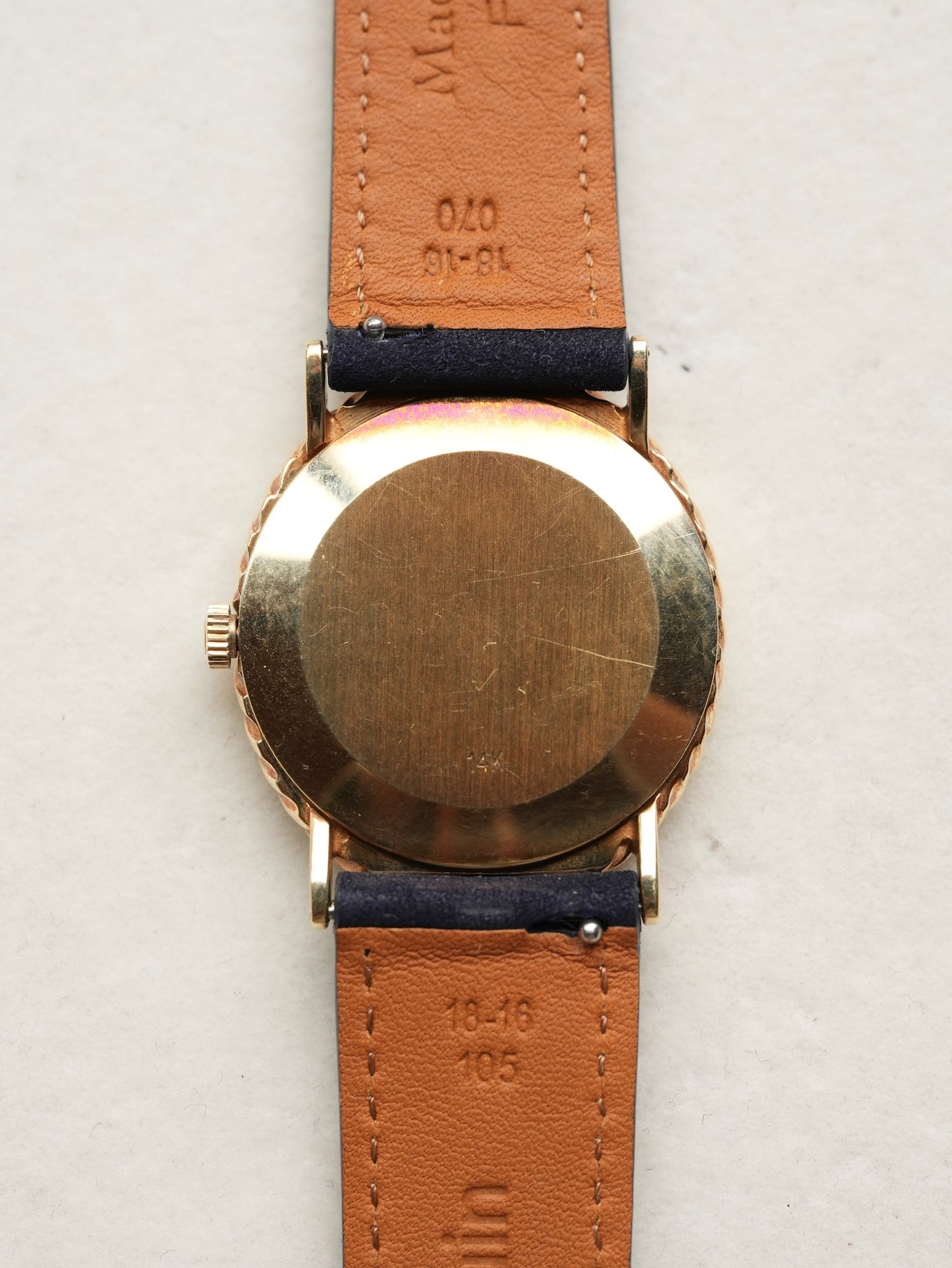 Omega 70's / 14K / oval shape