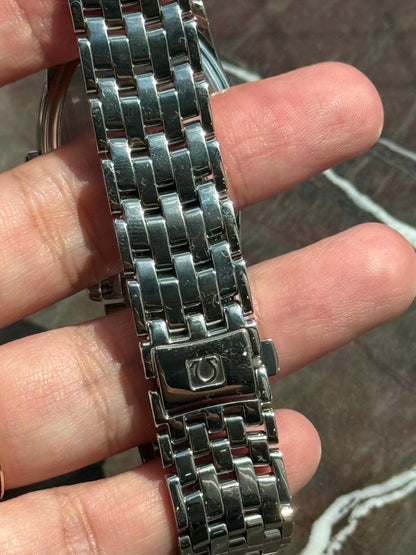 omega jumping hour