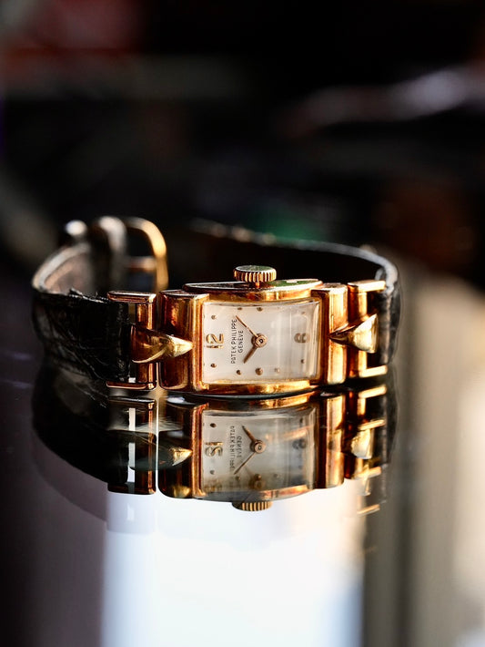 Patek Philippe Rectangular Watch – 18K Gold Ref. 1189 | 1950s 